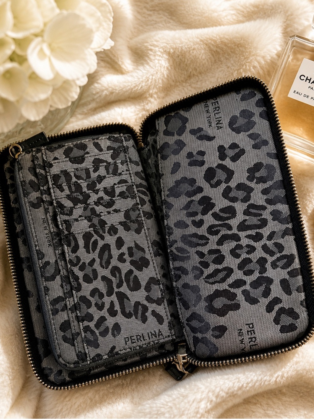 PERLINA | Black Leather Zip Round Wallet - Picture 3 of 10